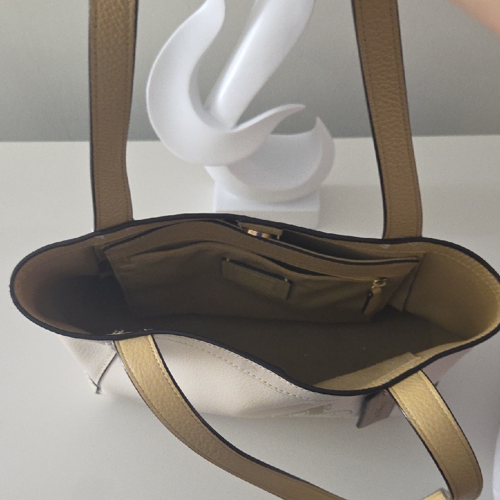 Coach Cream Leather Tote with Signature Carriage Logo - Picture 2 of 3